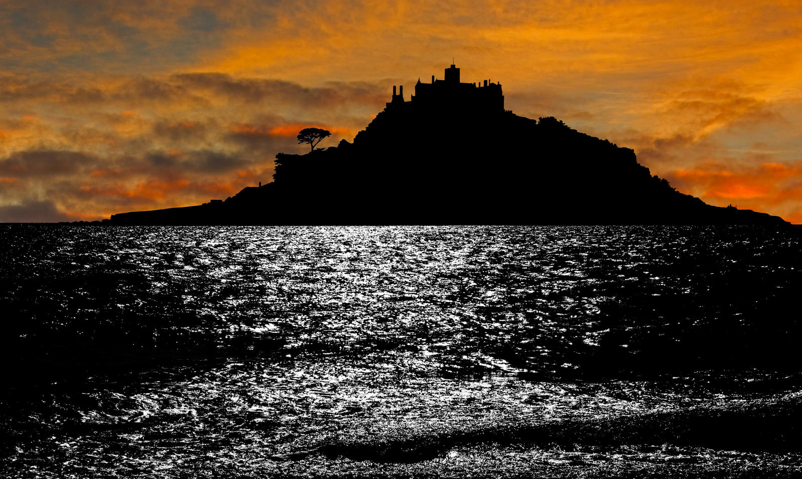 ISLAND EMPIRE
-- © Copyright 2022 Jaz Fabry Fine Art --